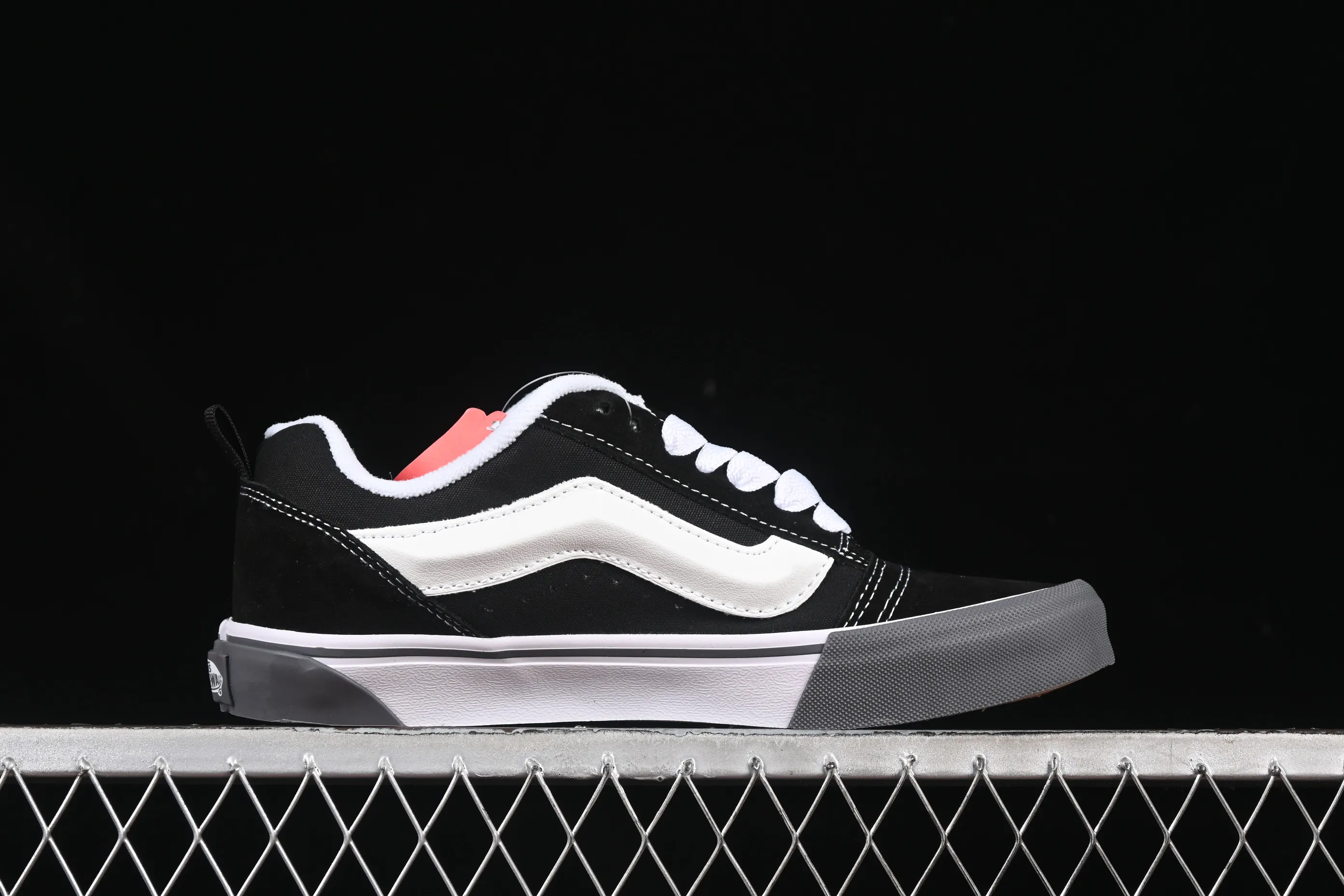 All categories Vans Vans series Vans Low Vans low-top Vans Knu Skool Vans low-top retro casual fat bread shoes VN0009QCCJJ